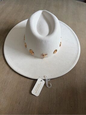 Altar'd State White Wide-Brim Felt Hat with Gold Shell Accents